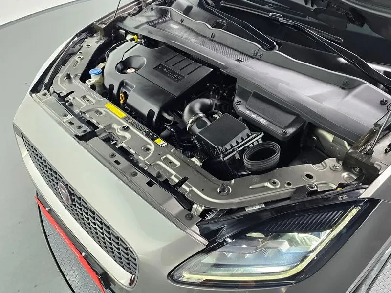 Jaguar E-pace D180 Se, снимка 5 - Автомобили и джипове - 56307858