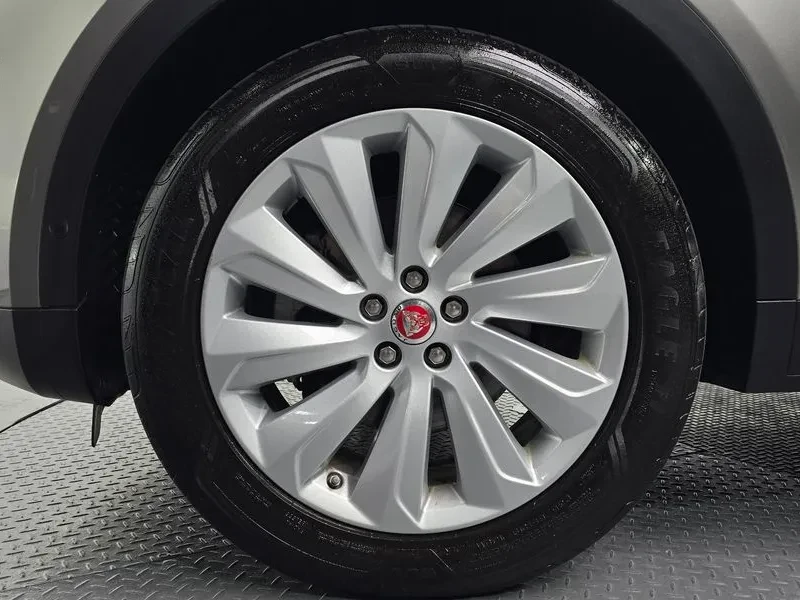 Jaguar E-pace D180 Se, снимка 4 - Автомобили и джипове - 56307858