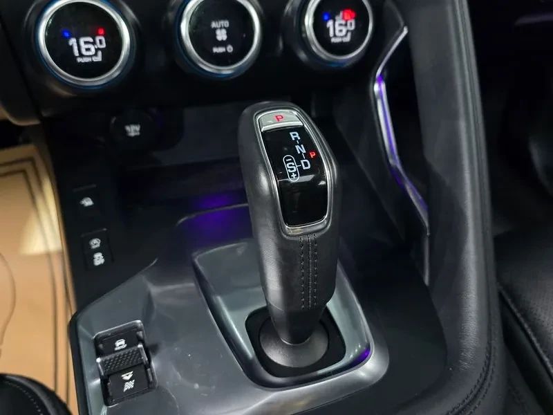 Jaguar E-pace D180 Se, снимка 8 - Автомобили и джипове - 56307858