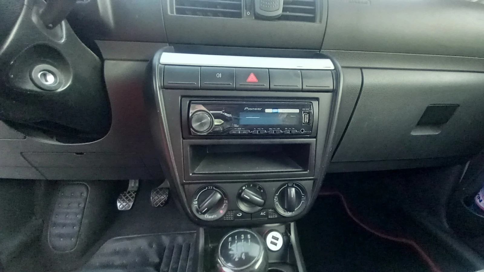 VW Fox 1.2 Бензин 55 к.с. - изображение 8