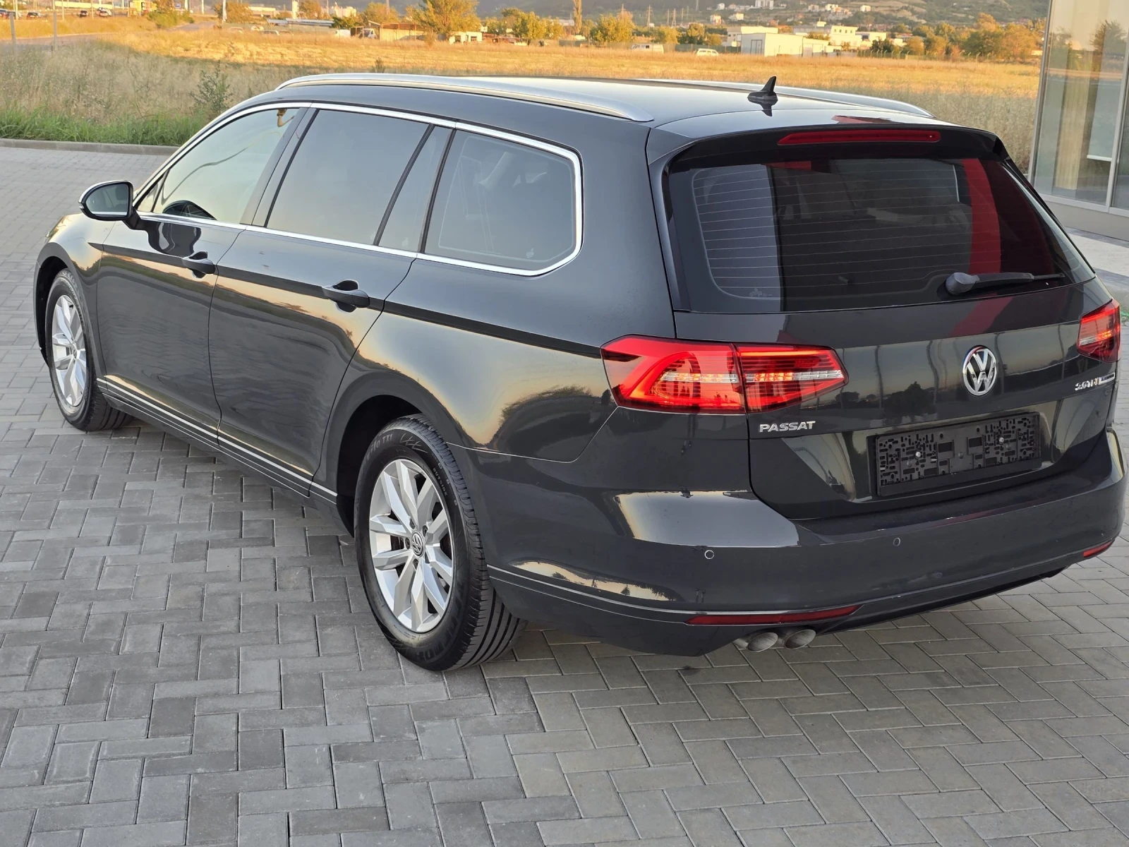 VW Passat 2.0TDI/190KS/AVTOMAT/NARDOGrey/FUL-SERVICE - изображение 6