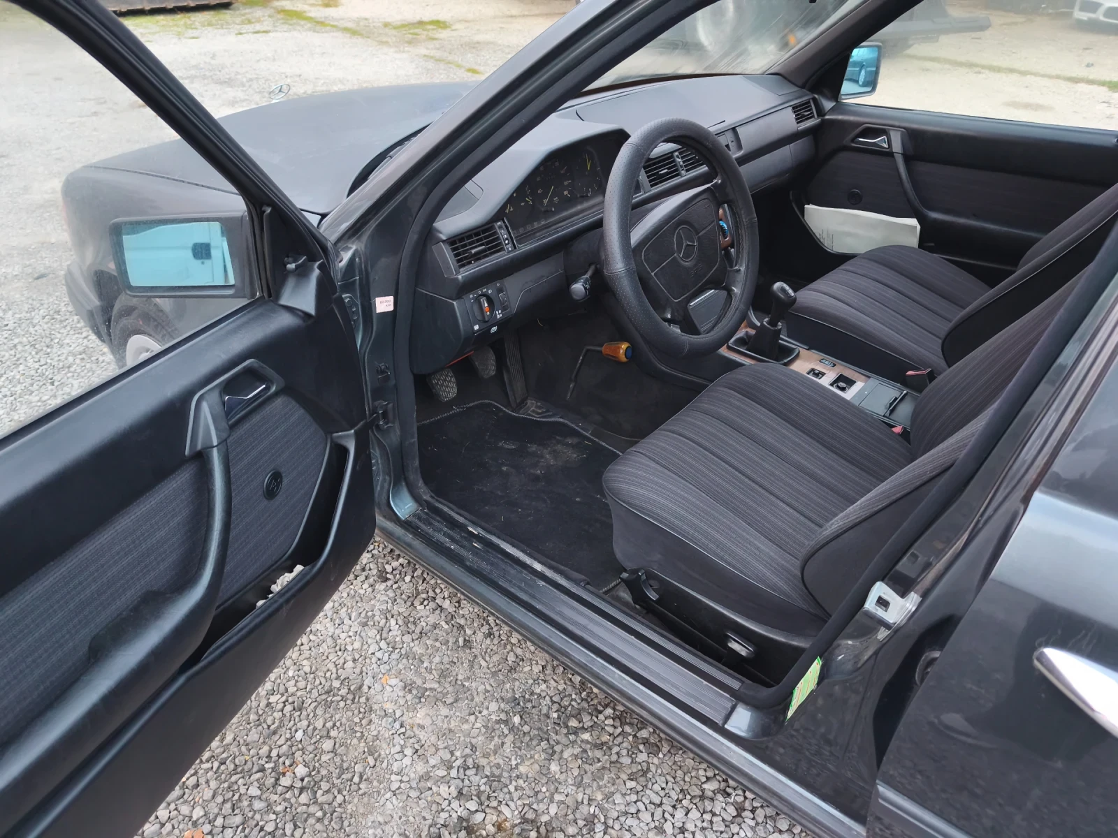 Mercedes-Benz 124 250D/Italia  | Mobile.bg — изображение 12
