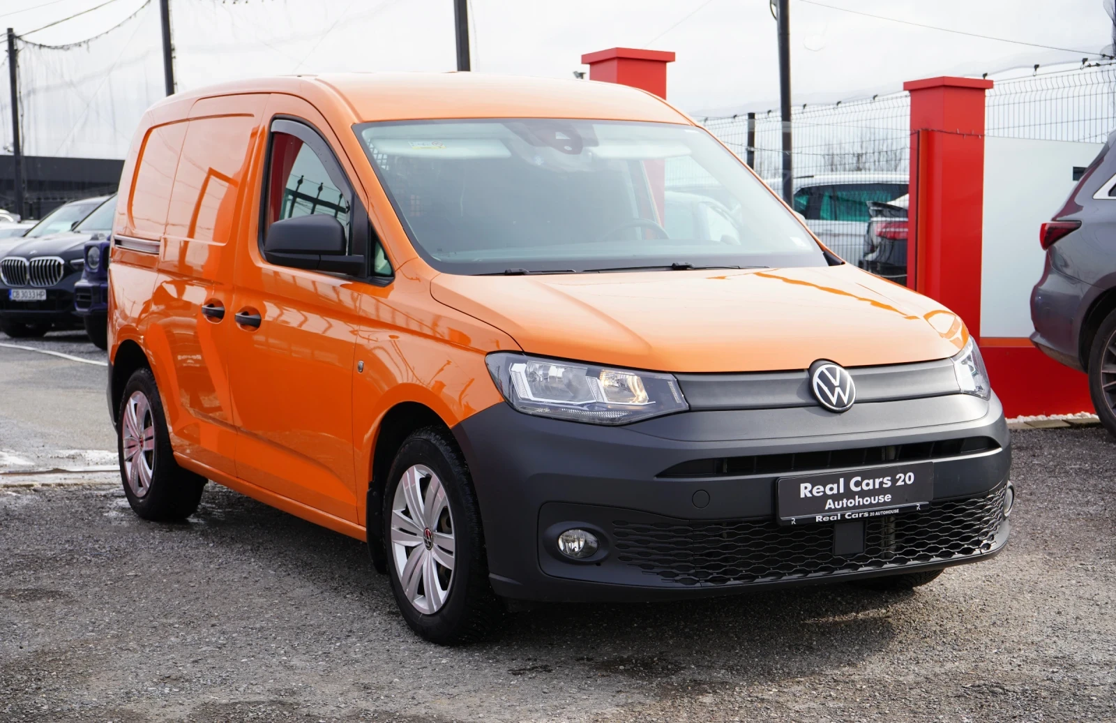 VW Caddy 2.0TDI* ПЕРФЕКТНО СЪСТОЯНИЕ* РЕГИСТРИРАН* ОБСЛУЖЕН - изображение 3