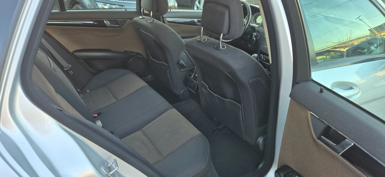 Mercedes-Benz C 220 2.2CDI, снимка 10 - Автомобили и джипове - 53803498