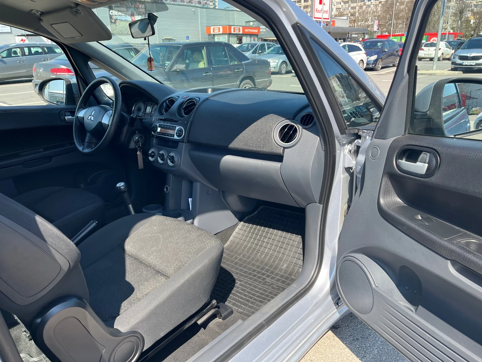 Mitsubishi Colt 1.1 ClearTec 75hp, снимка 12 - Автомобили и джипове - 53975961