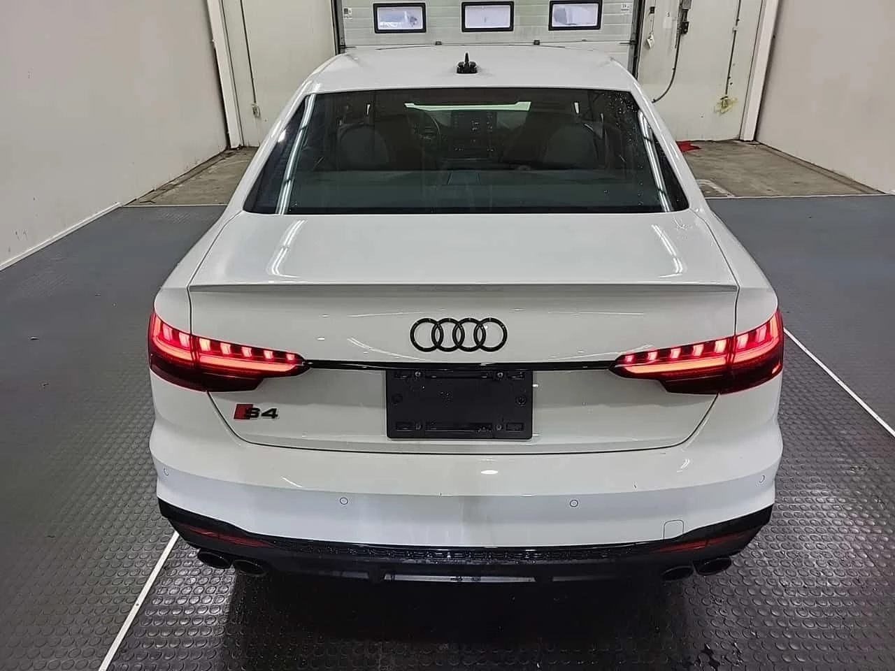 Audi S4 3.0TFSI TECHNIK * Без инциденти * Един собственик , снимка 4 - Автомобили и джипове - 54447756