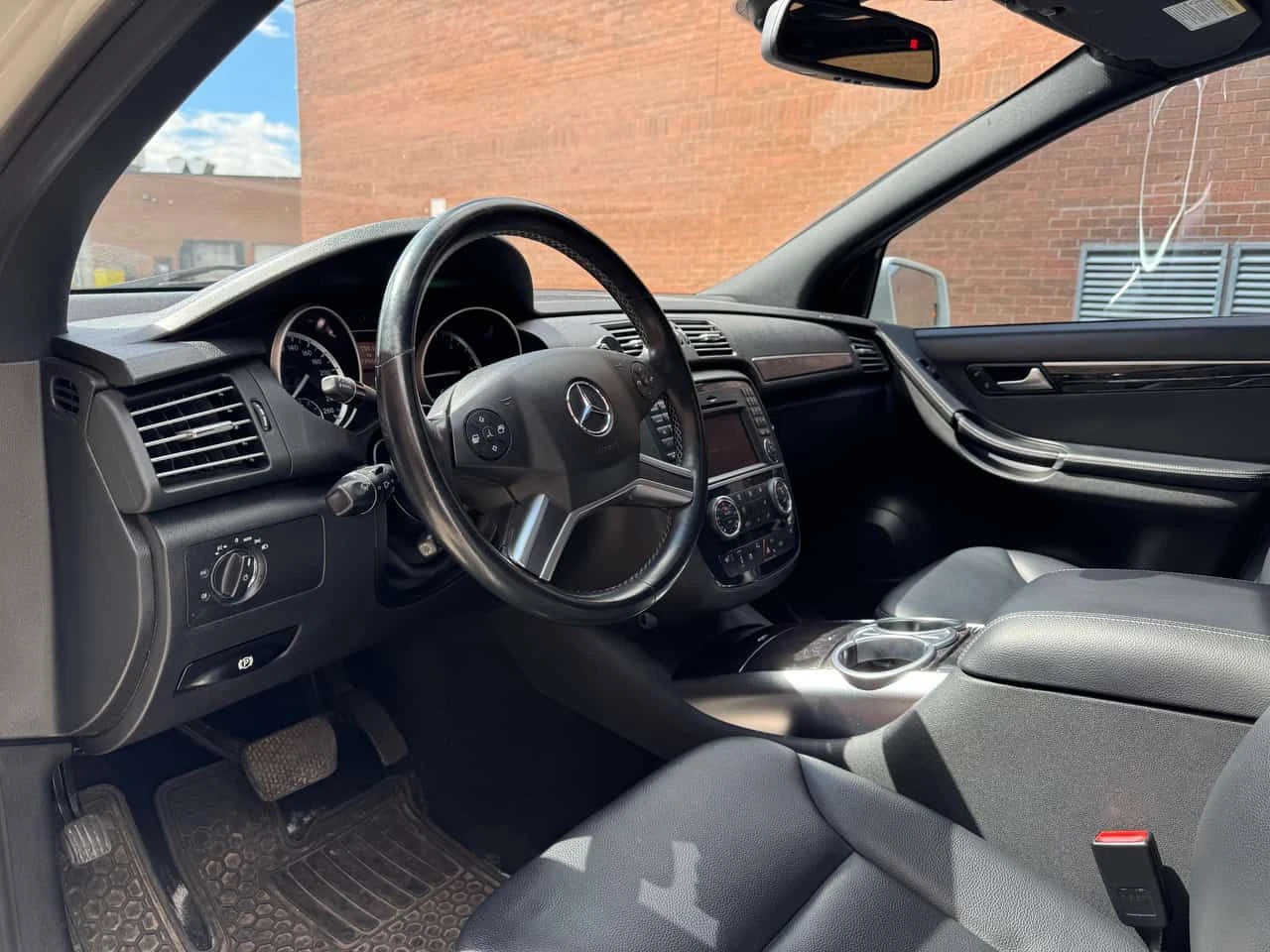 Mercedes-Benz R 350 * BlueTEC * CARFAX * 2 КЛЮЧА * KEYLESS * ПОДГРЕВ, снимка 5 - Автомобили и джипове - 54632718