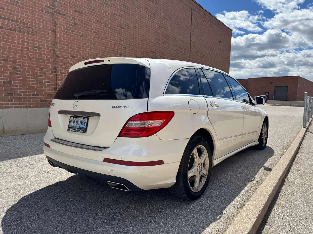 Mercedes-Benz R 350 * BlueTEC * CARFAX * 2 КЛЮЧА * KEYLESS * ПОДГРЕВ, снимка 10 - Автомобили и джипове - 54632718