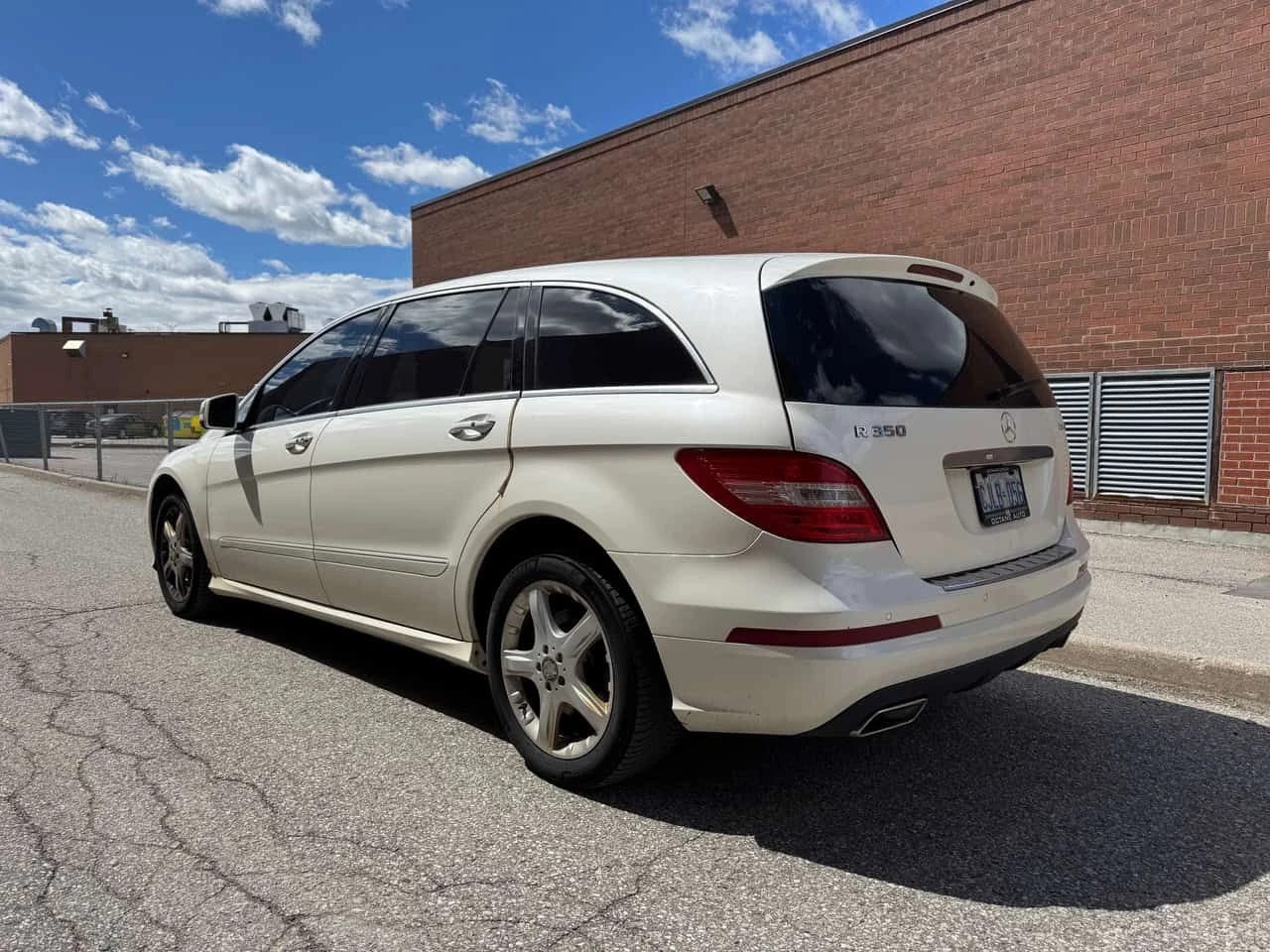 Mercedes-Benz R 350 * BlueTEC * CARFAX * 2 КЛЮЧА * KEYLESS * ПОДГРЕВ, снимка 13 - Автомобили и джипове - 54632718
