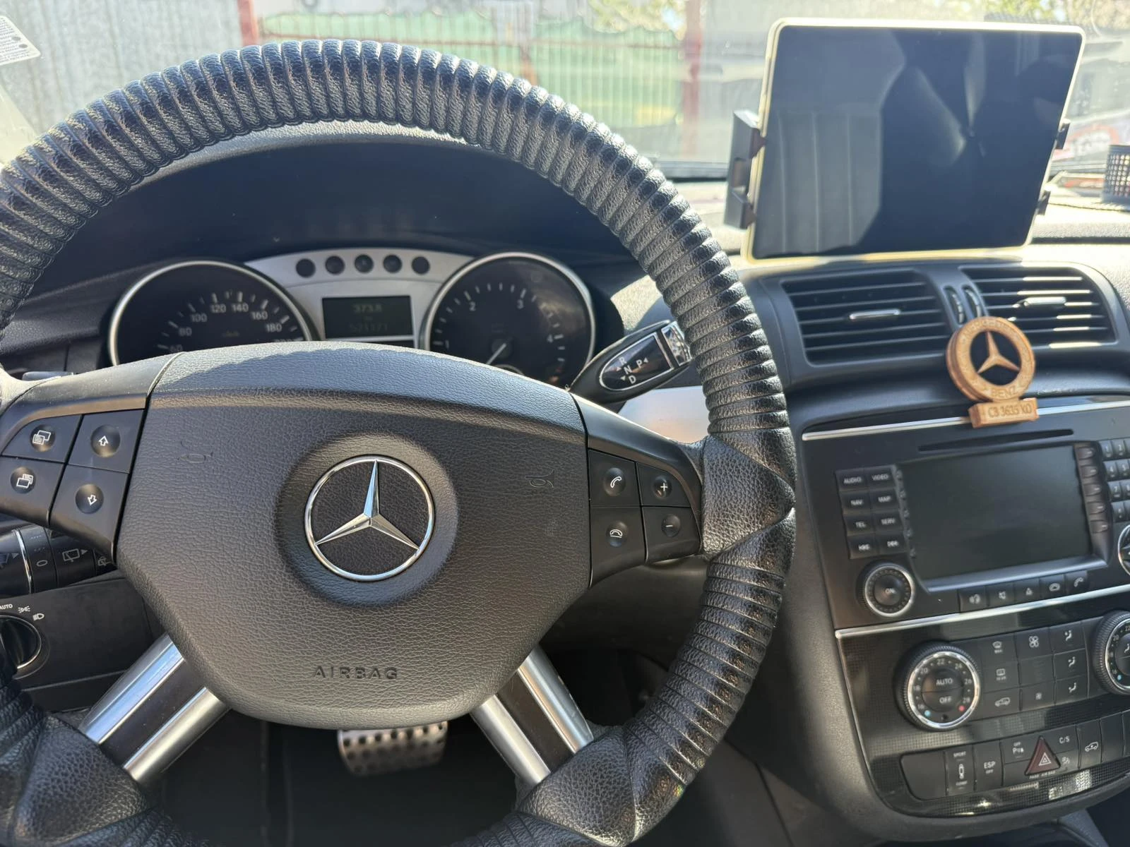 Mercedes-Benz R 320, снимка 3 - Автомобили и джипове - 54765881