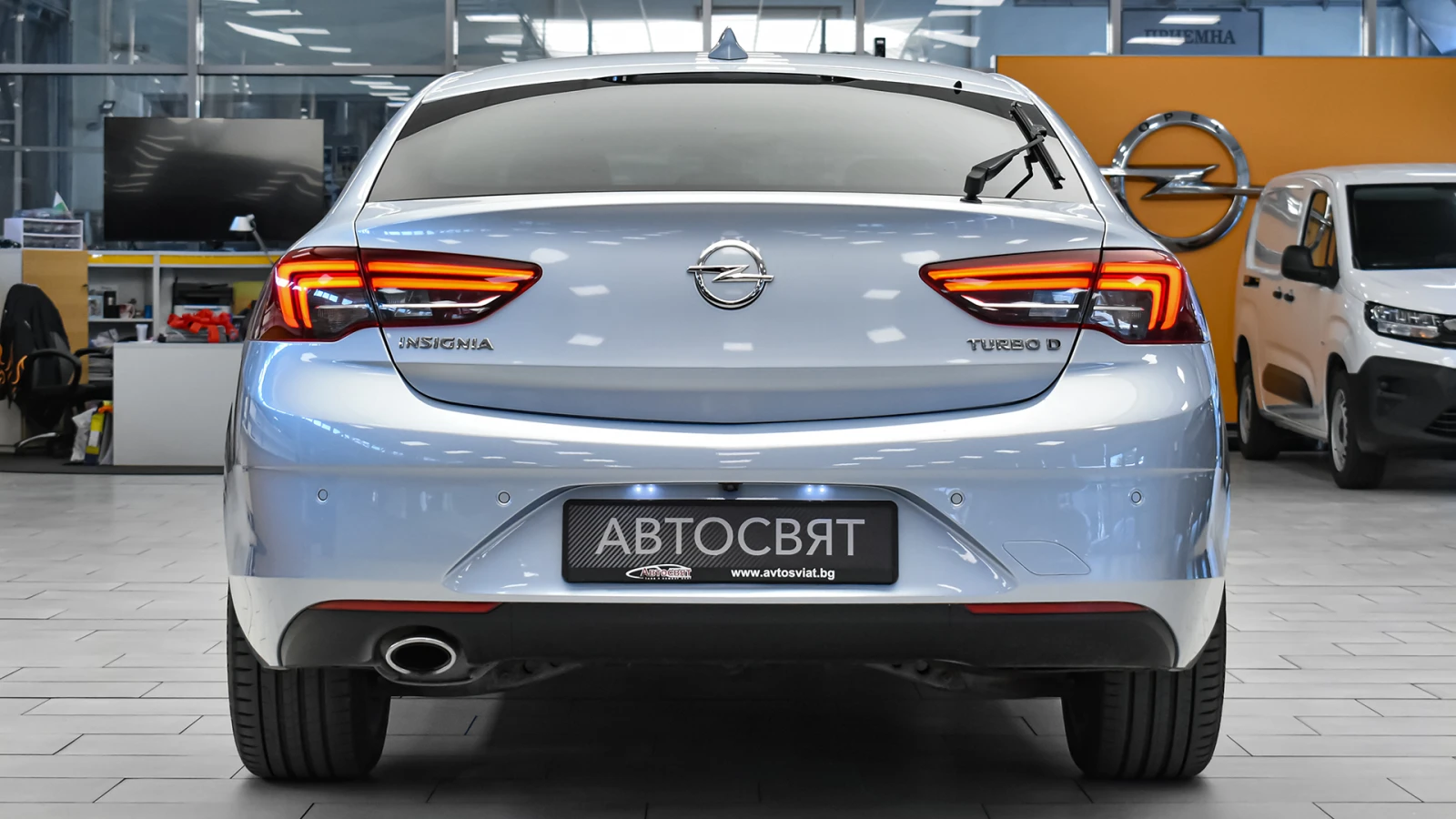 Opel Insignia Grand Sport 2.0d Innovation, снимка 3 - Автомобили и джипове - 55043592