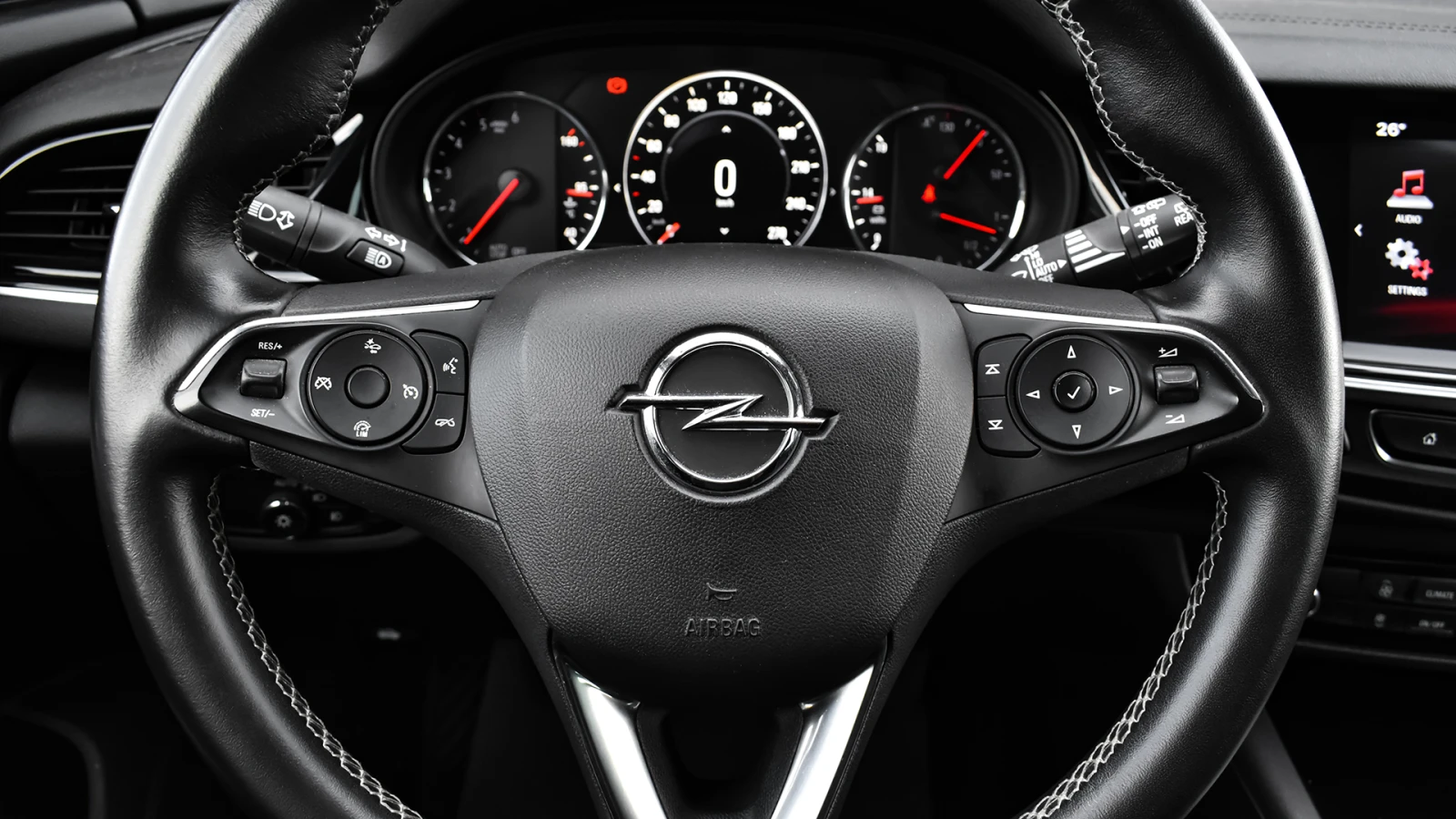 Opel Insignia Grand Sport 2.0d Innovation, снимка 10 - Автомобили и джипове - 55043592