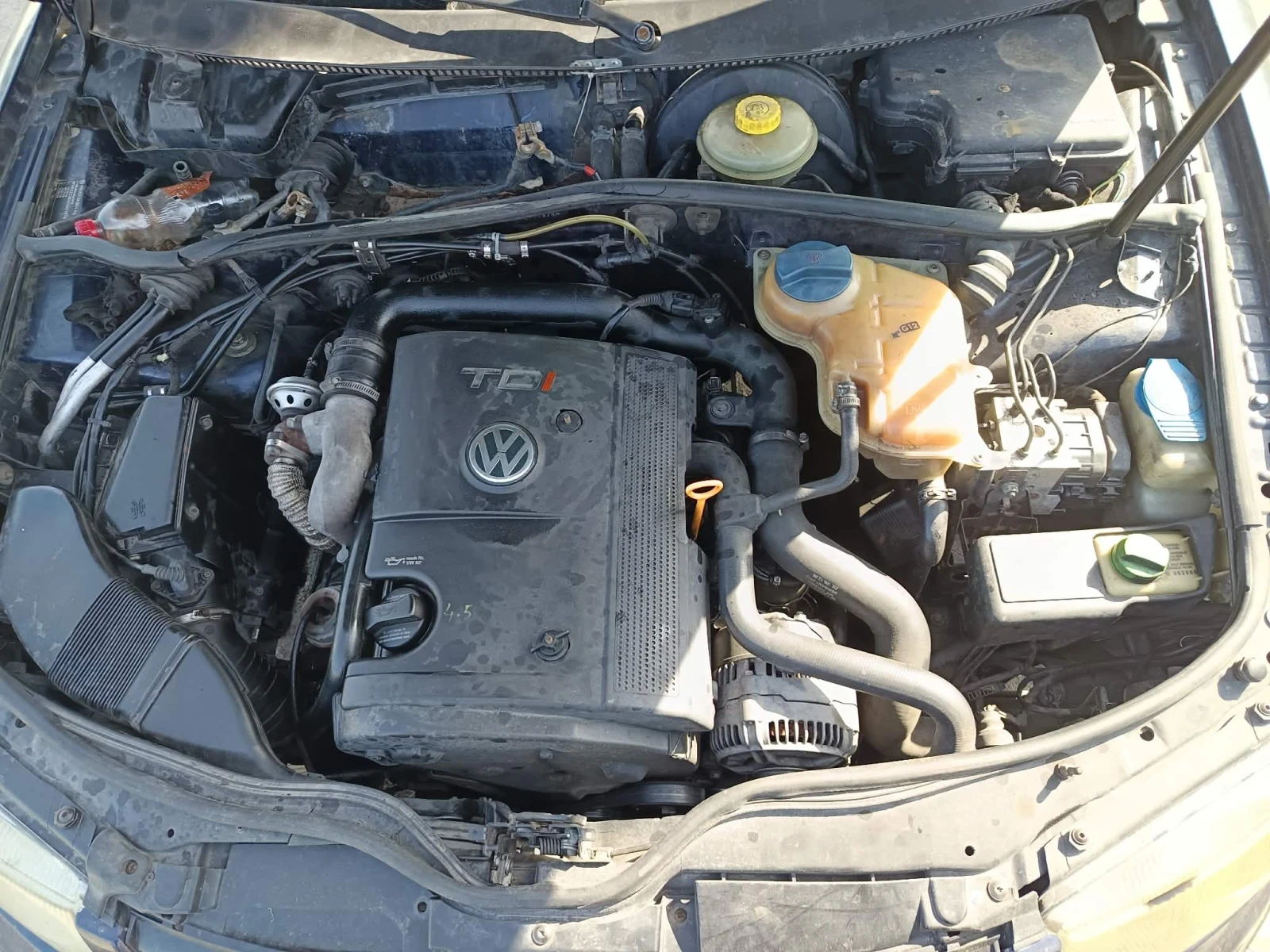 VW Passat 1.9 dizel, снимка 4 - Автомобили и джипове - 55184363