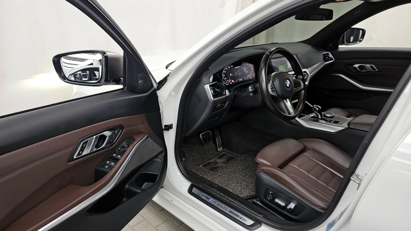 BMW 340 * ДИСТРОНИК * 360 * HUD * АВТОКРЕДИТ, снимка 5 - Автомобили и джипове - 55407868