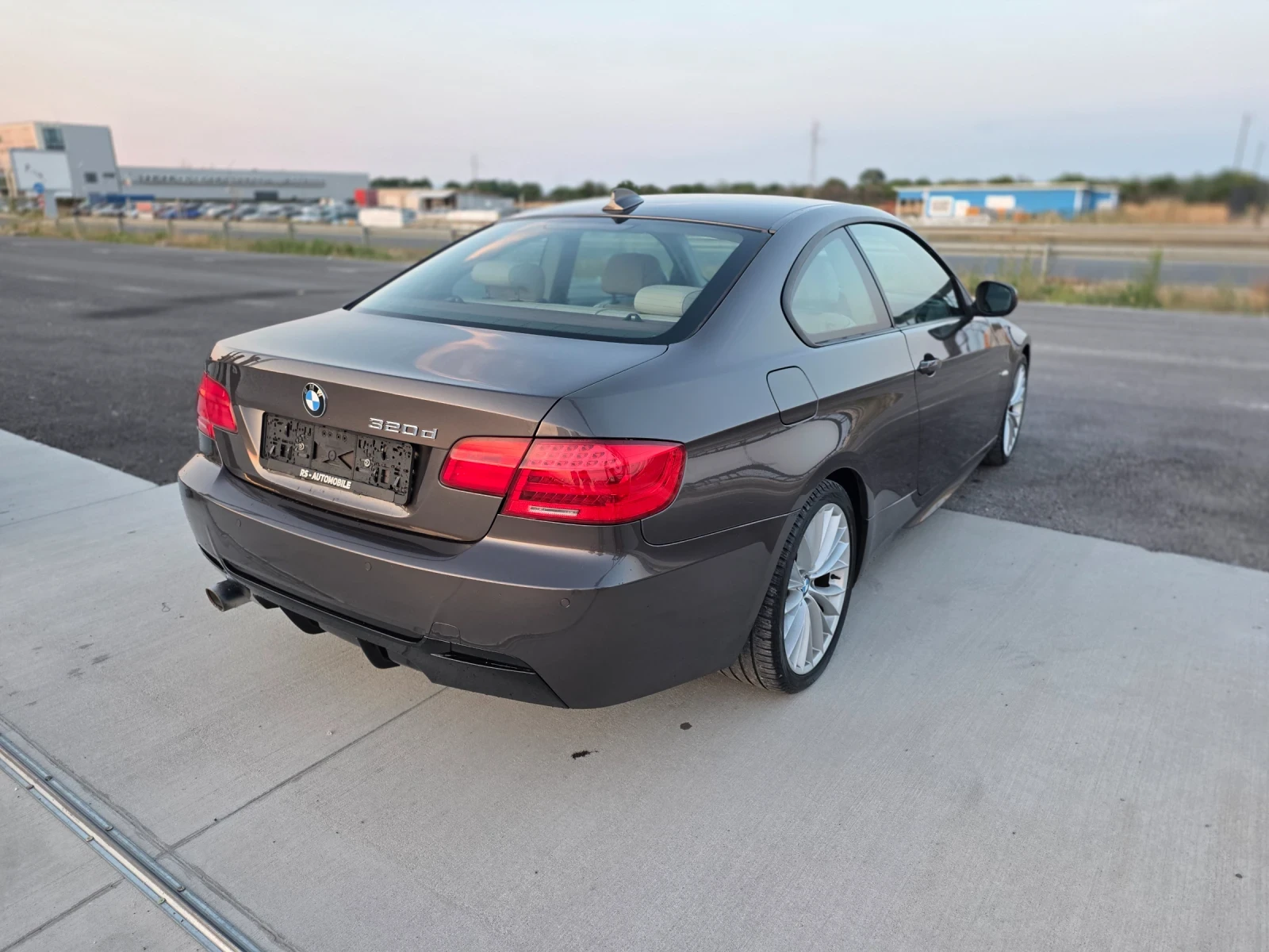 BMW 320 Face-lift Mpack Dinamic Auto, снимка 5 - Автомобили и джипове - 55495004