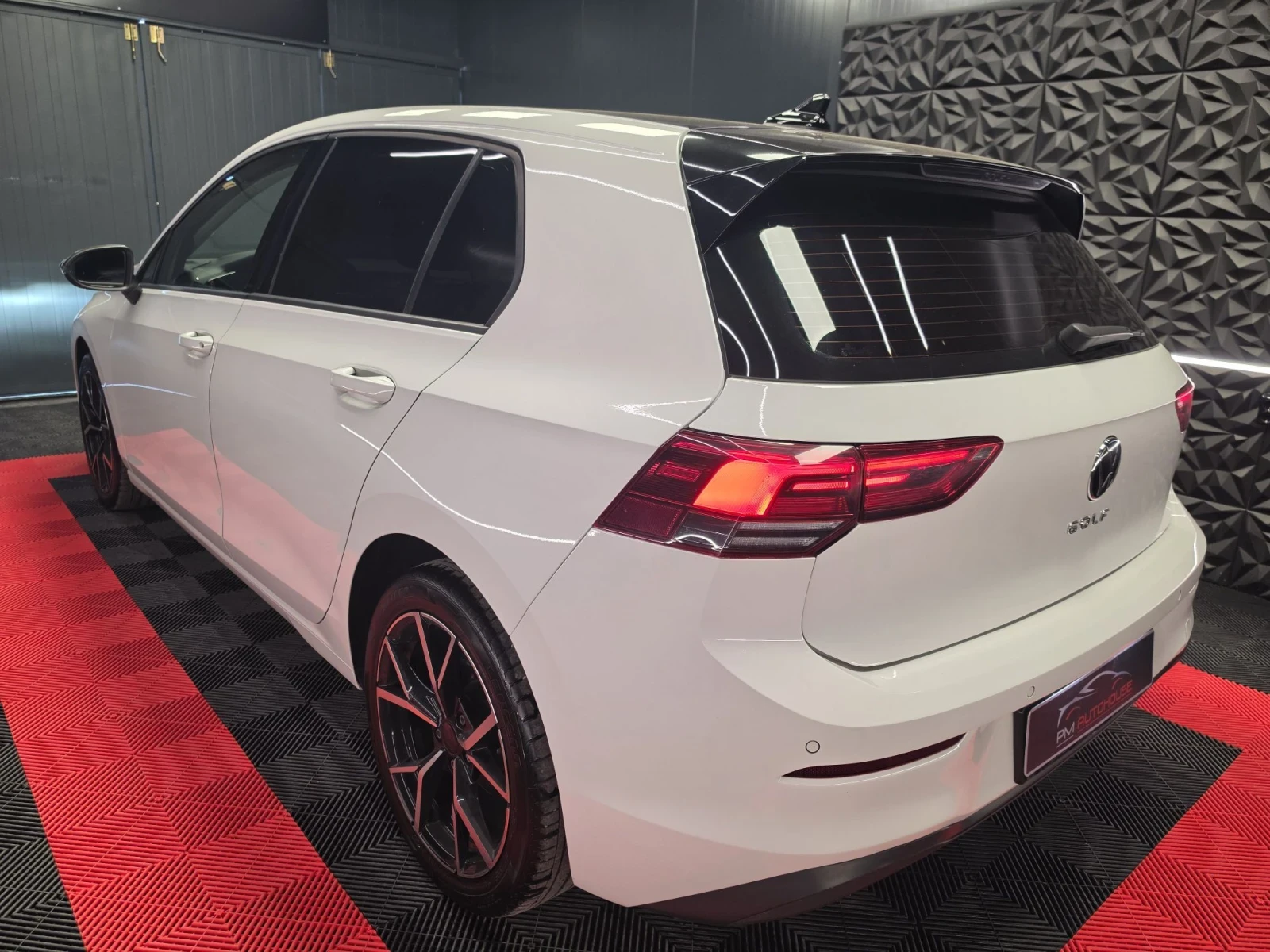 VW Golf 8* 2.0TDI* DSG* DIGITAL* LINE ASSIST* ACC* CARPLAY, снимка 3 - Автомобили и джипове - 55653767
