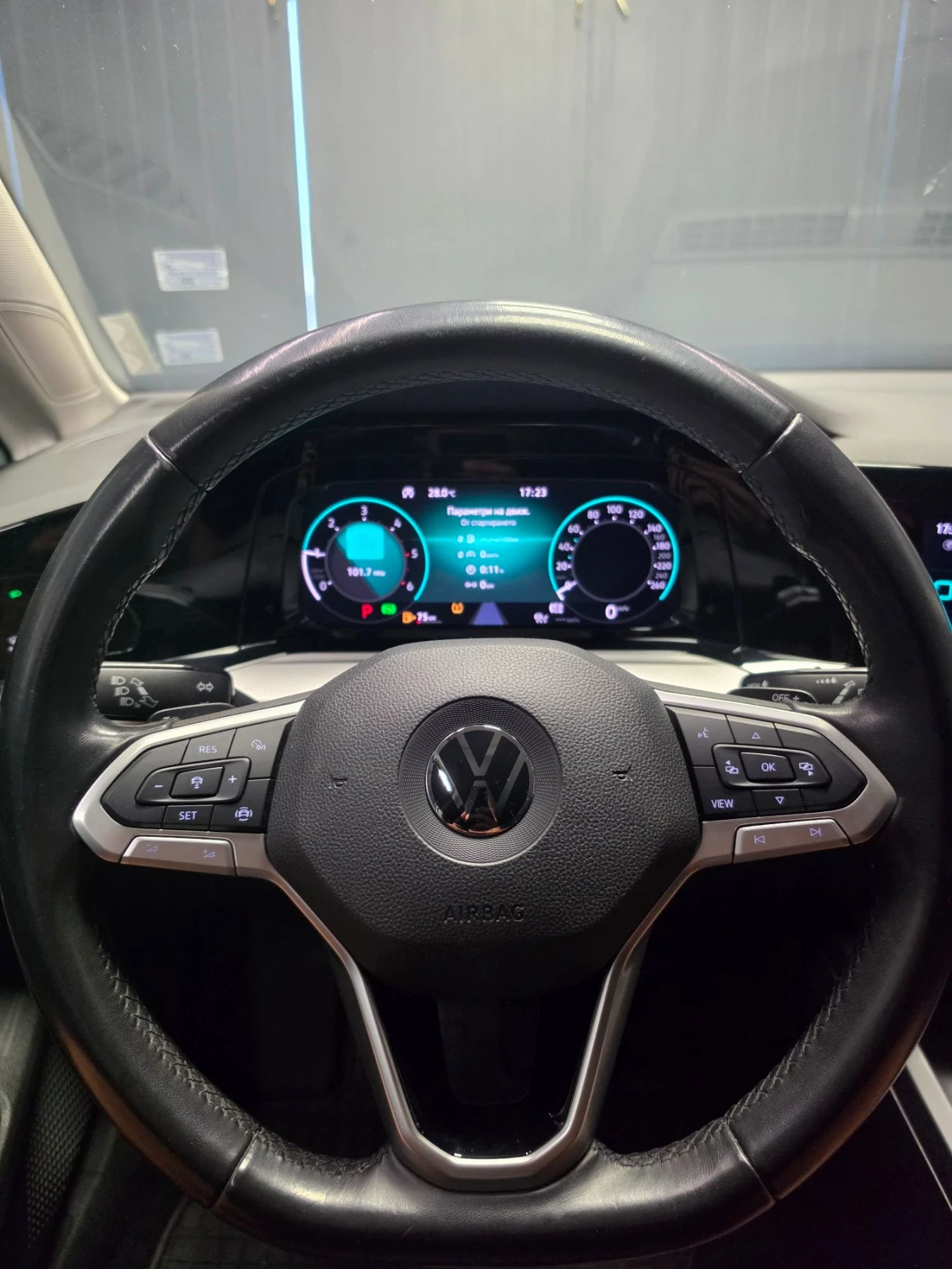 VW Golf 8* 2.0TDI* DSG* DIGITAL* LINE ASSIST* ACC* CARPLAY, снимка 6 - Автомобили и джипове - 55653767