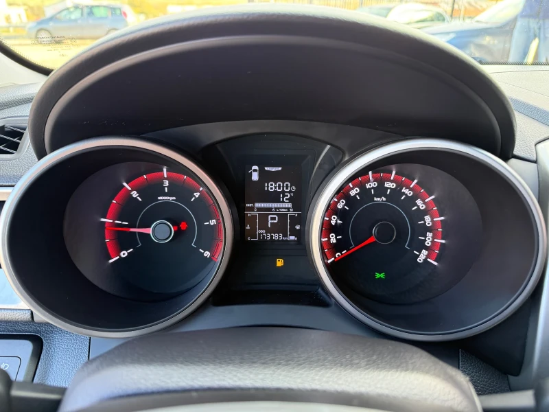 SsangYong Tivoli 1.6е-XDi, LED, * 173 000км* Автоматик! Кожа! ТОП!, снимка 12 - Автомобили и джипове - 52323135