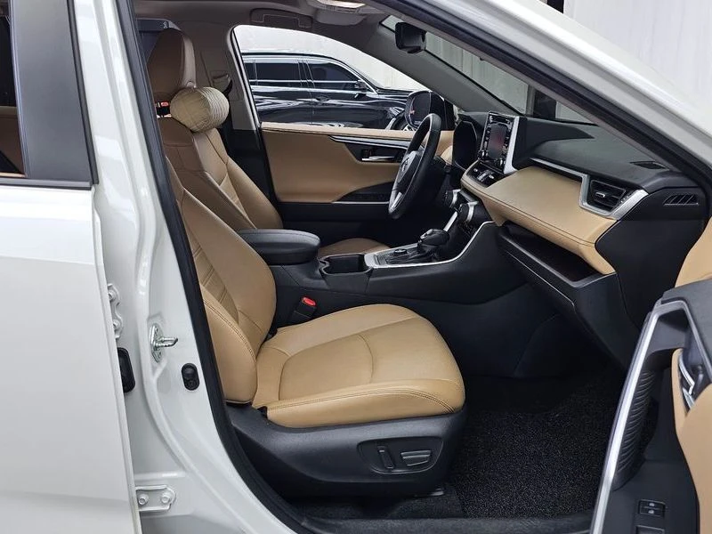 Toyota Rav4 2.5 4WD Hybrid| 219к.с., снимка 11 - Автомобили и джипове - 56066766