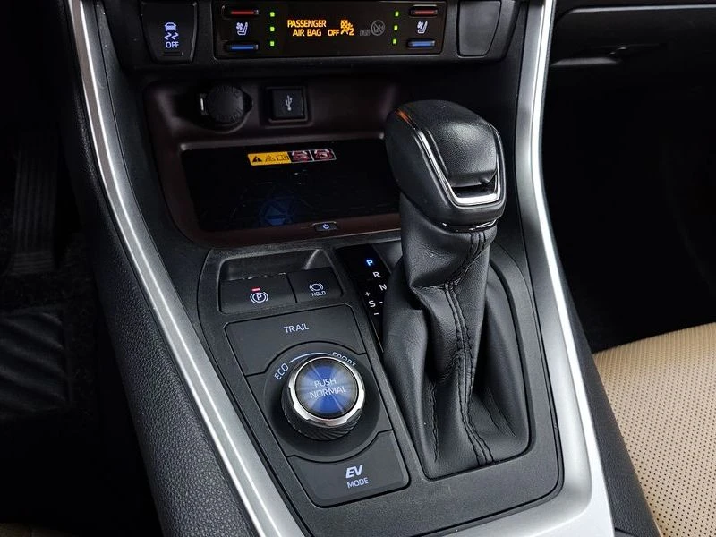 Toyota Rav4 2.5 4WD Hybrid| 219к.с., снимка 9 - Автомобили и джипове - 56066766