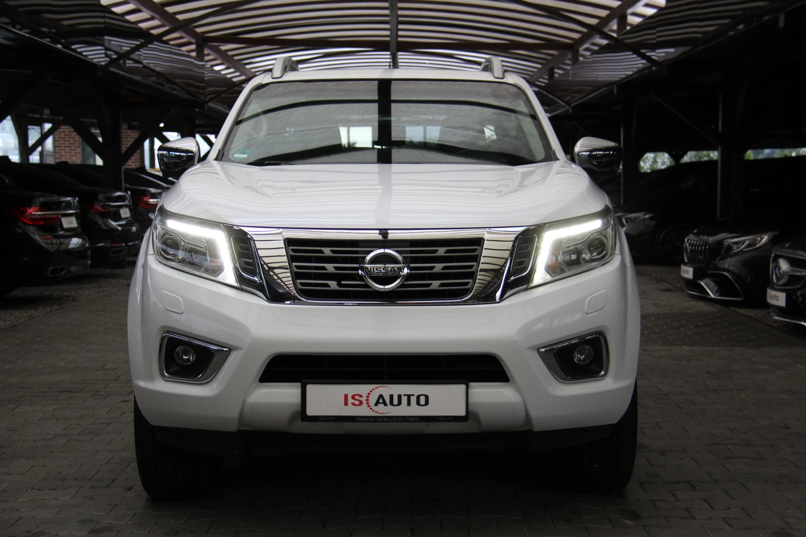 Nissan Navara 2.3DCI/4X4/Double Cab/LeD/Navi/Automat - изображение 2