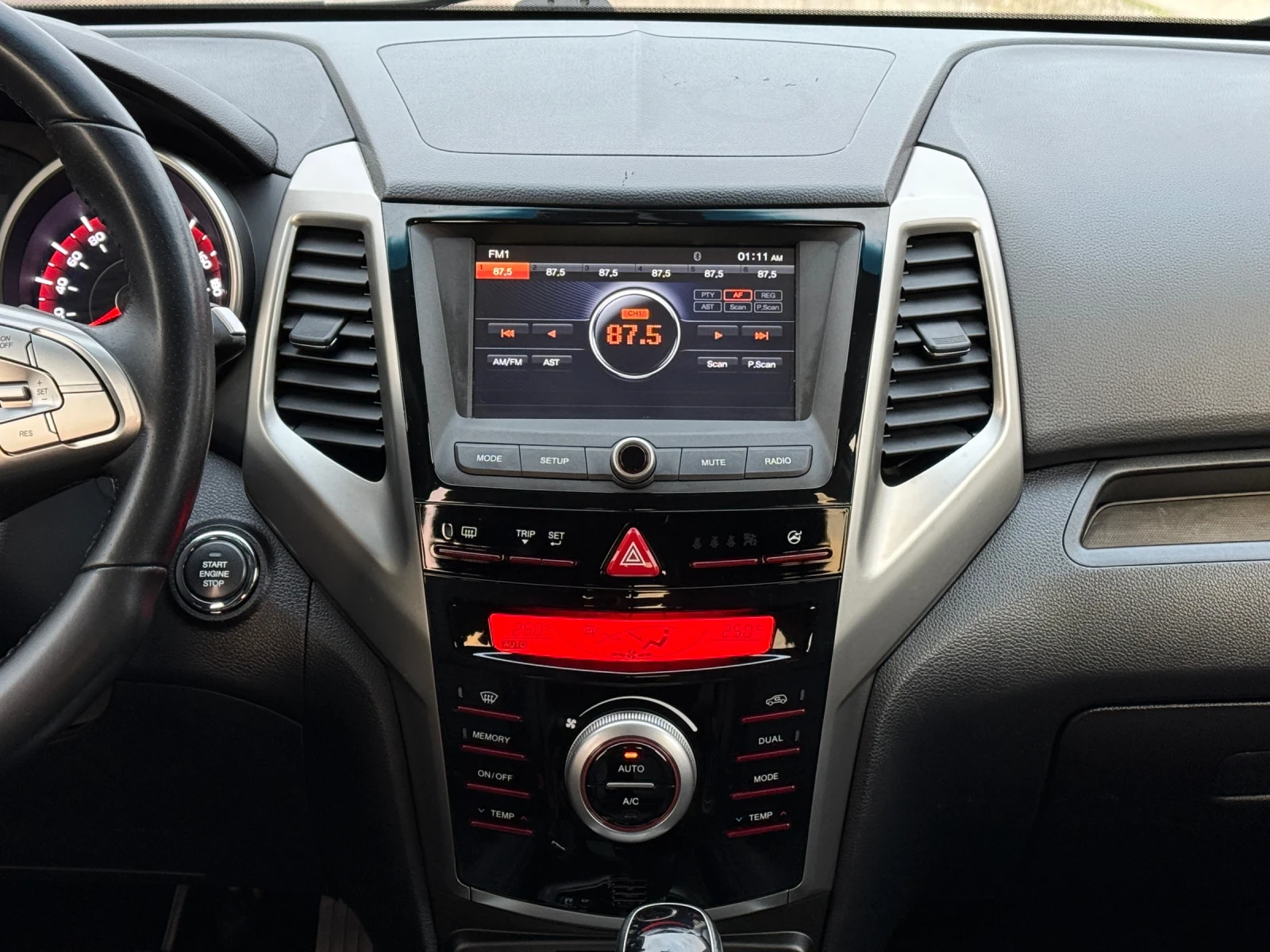 SsangYong Tivoli 1.6-XDi, LED, * 173 000* ! ! ! | Mobile.bg   10