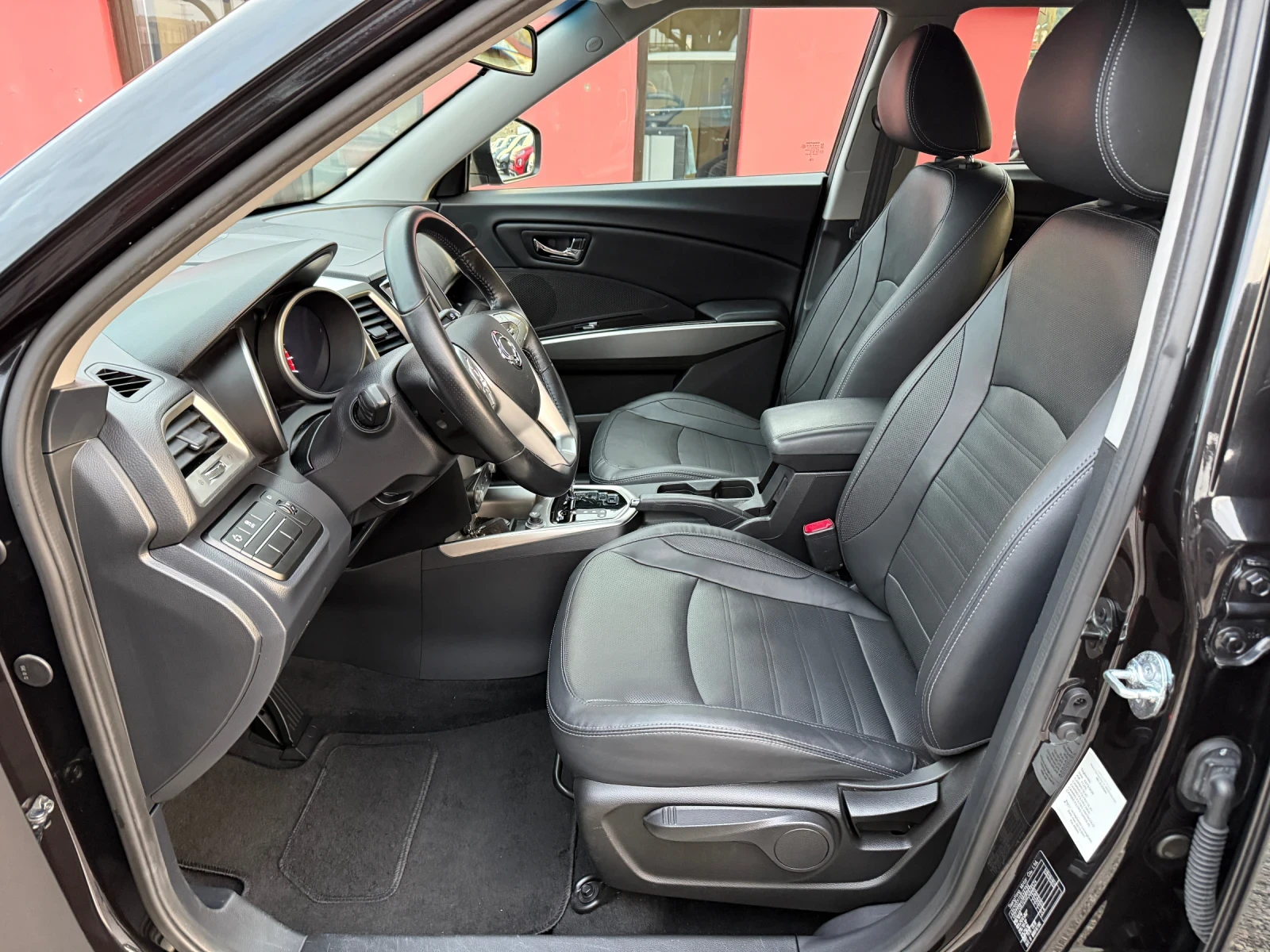 SsangYong Tivoli 1.6-XDi, LED, * 173 000* ! ! ! | Mobile.bg   11