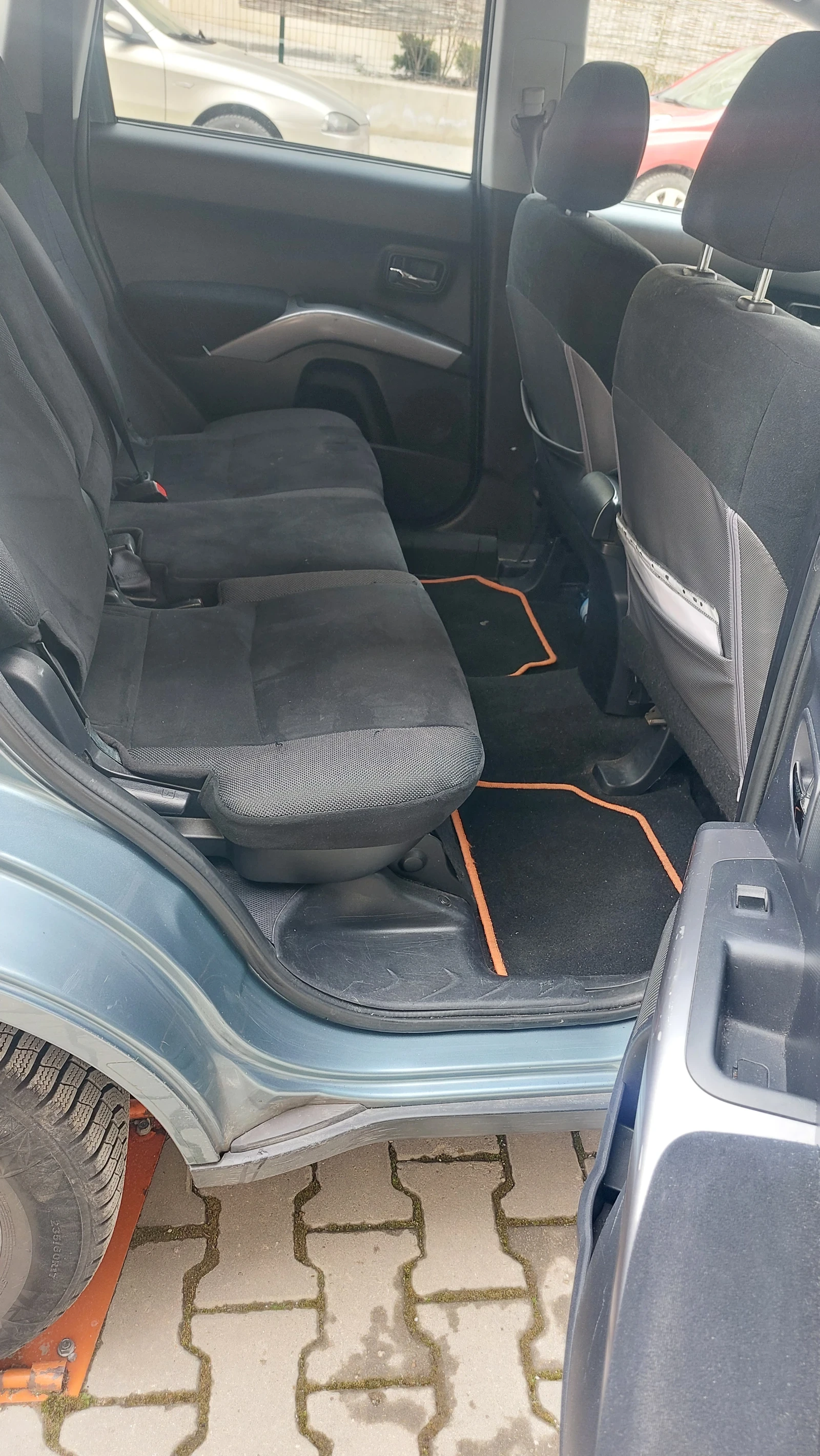 Mitsubishi Outlander 4х4 бензин ръчка, снимка 13 - Автомобили и джипове - 53903146