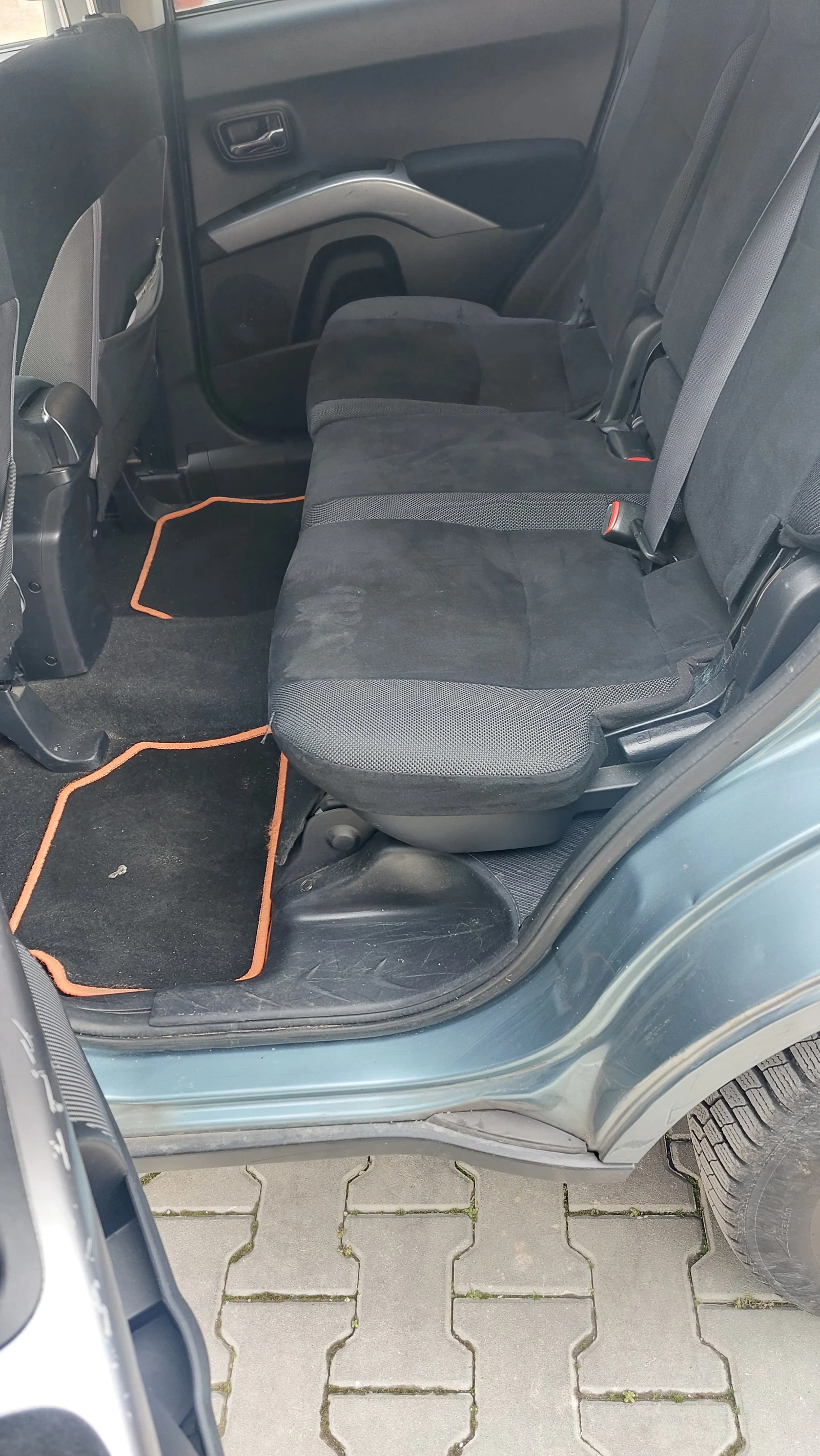 Mitsubishi Outlander 4х4 бензин ръчка, снимка 12 - Автомобили и джипове - 53903146