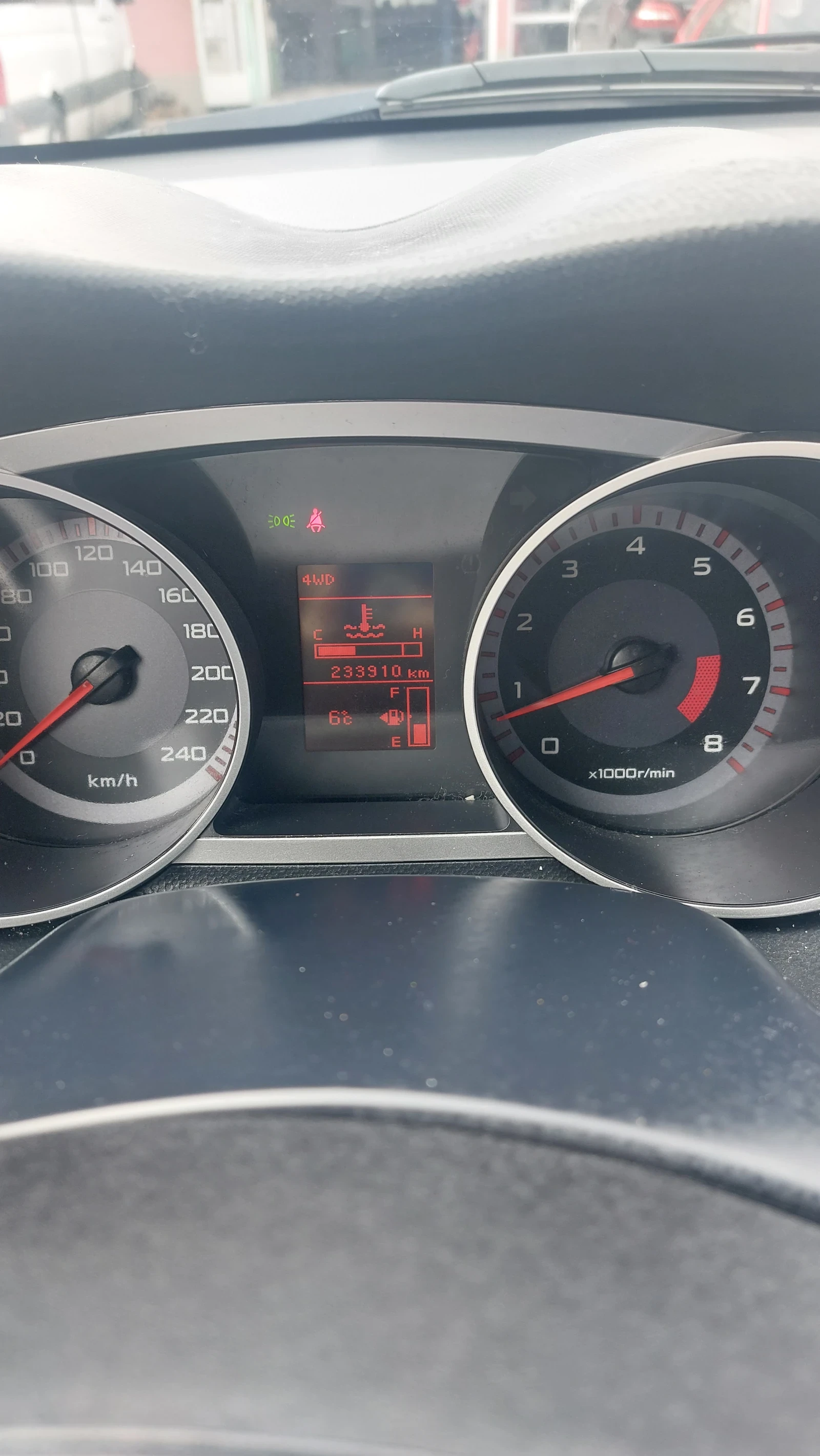 Mitsubishi Outlander 4х4 бензин ръчка, снимка 9 - Автомобили и джипове - 53903146