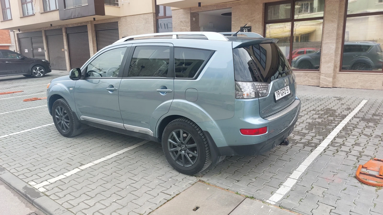Mitsubishi Outlander 4х4 бензин ръчка, снимка 5 - Автомобили и джипове - 53903146