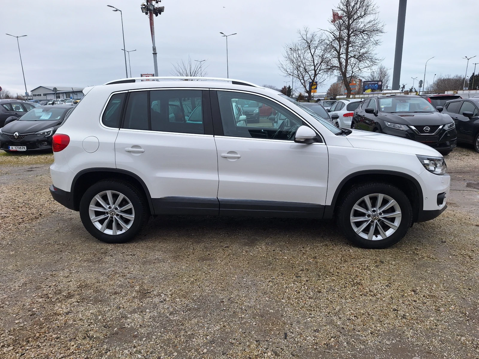 VW Tiguan 2.0 TDI 4 MOTION, снимка 3 - Автомобили и джипове - 53916490