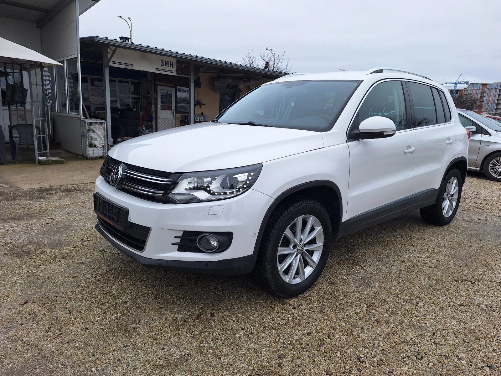 VW Tiguan 2.0 TDI 4 MOTION, снимка 8 - Автомобили и джипове - 53916490