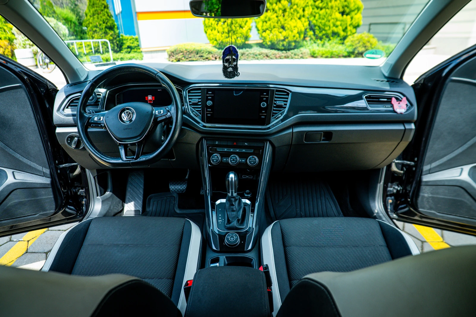 VW T-Roc 2.0 TSI (190 кс) 4MOTION DSG, снимка 5 - Автомобили и джипове - 54509163