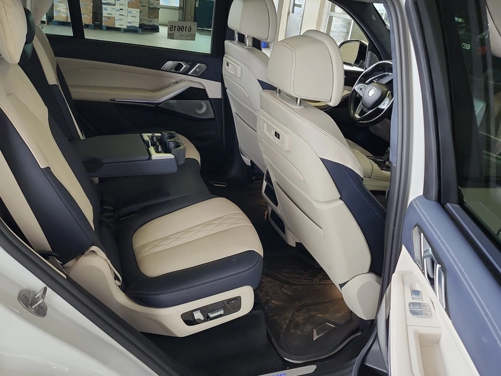 BMW X7 ALPINA XB7 * 7 МЕСТА * БЕЗ ИНЦИДЕНТИ * , снимка 11 - Автомобили и джипове - 54947314