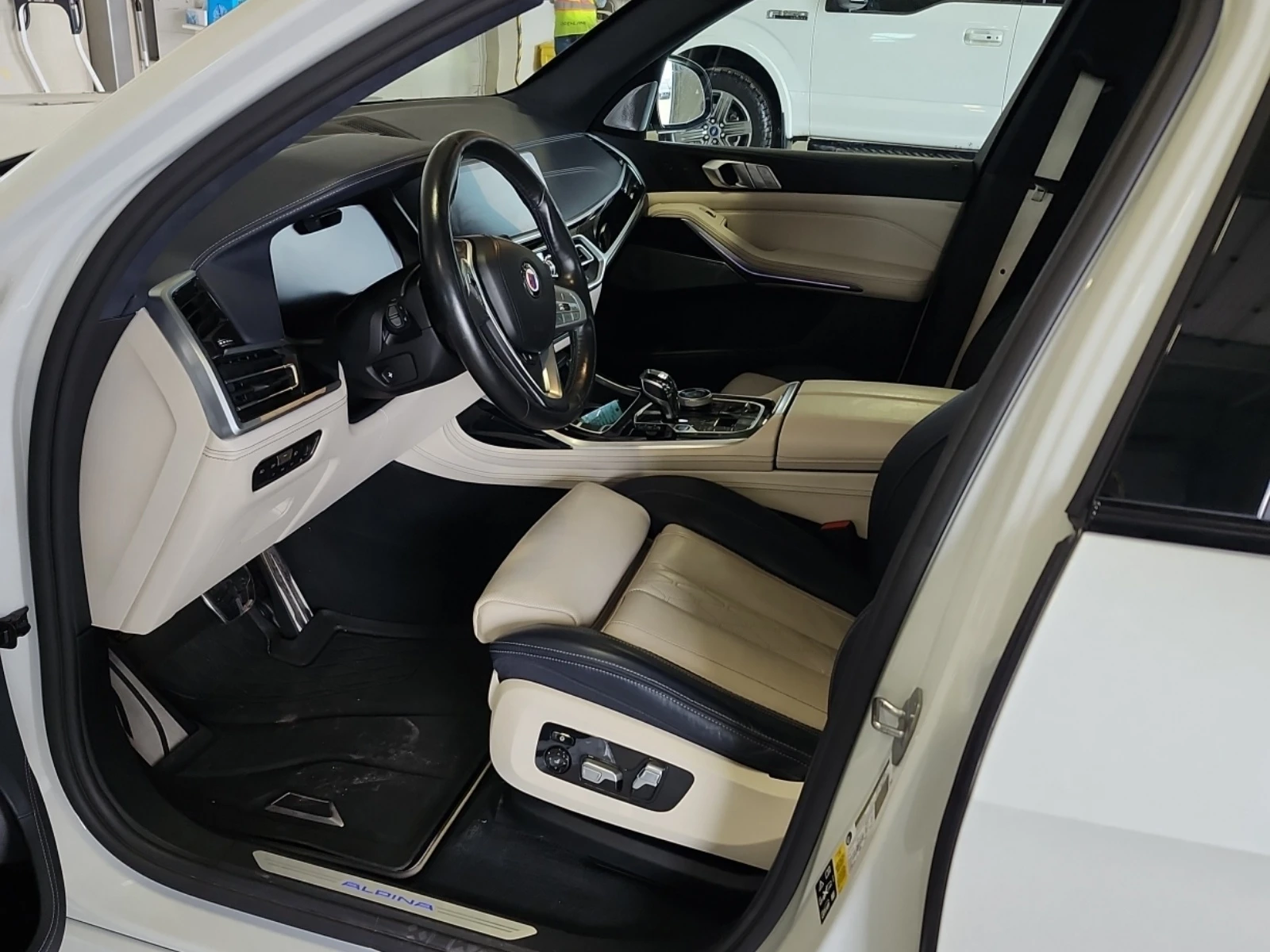 BMW X7 ALPINA XB7 * 7 МЕСТА * БЕЗ ИНЦИДЕНТИ * , снимка 5 - Автомобили и джипове - 54947314