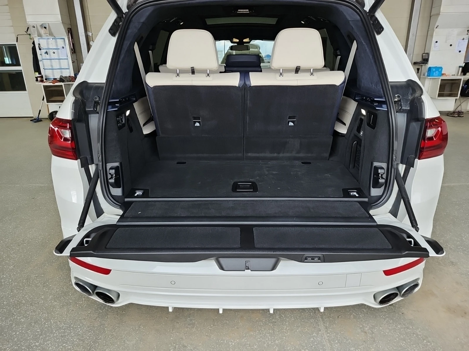 BMW X7 ALPINA XB7 * 7 МЕСТА * БЕЗ ИНЦИДЕНТИ * , снимка 13 - Автомобили и джипове - 54947314