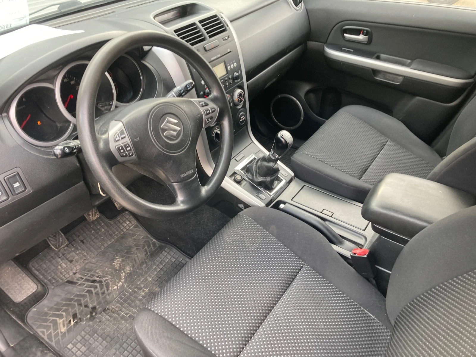 Suzuki Grand vitara 1.9 DDIS 4X4, снимка 8 - Автомобили и джипове - 54973072