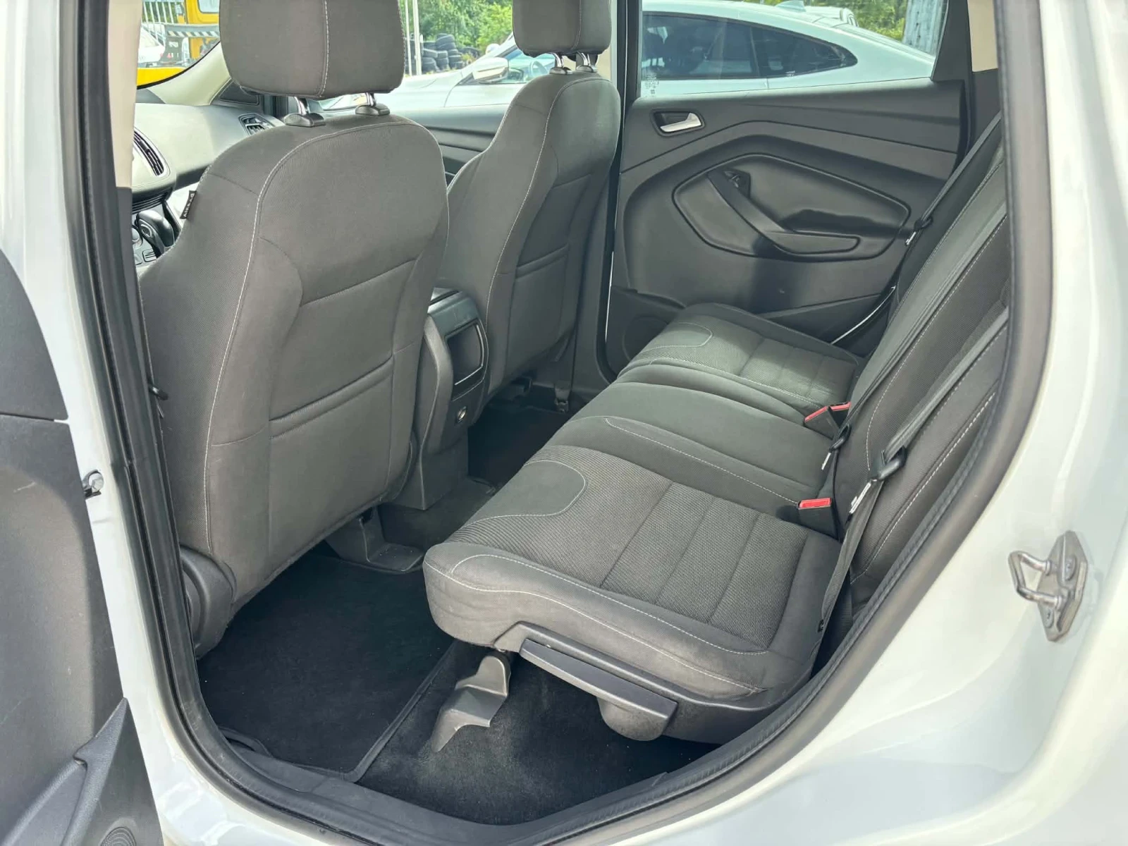 Ford Kuga 2.0tdci 140k.c* 4x4* 132 000km* NOVA* , снимка 8 - Автомобили и джипове - 55170801