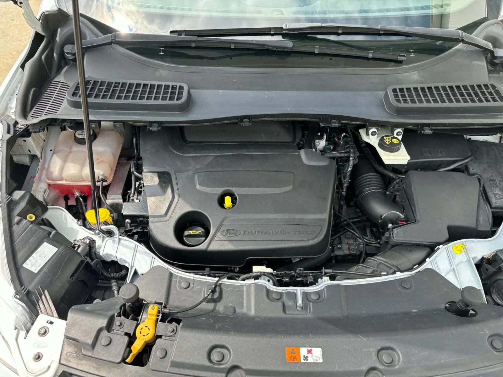Ford Kuga 2.0tdci 140k.c* 4x4* 132 000km* NOVA* , снимка 17 - Автомобили и джипове - 55170801