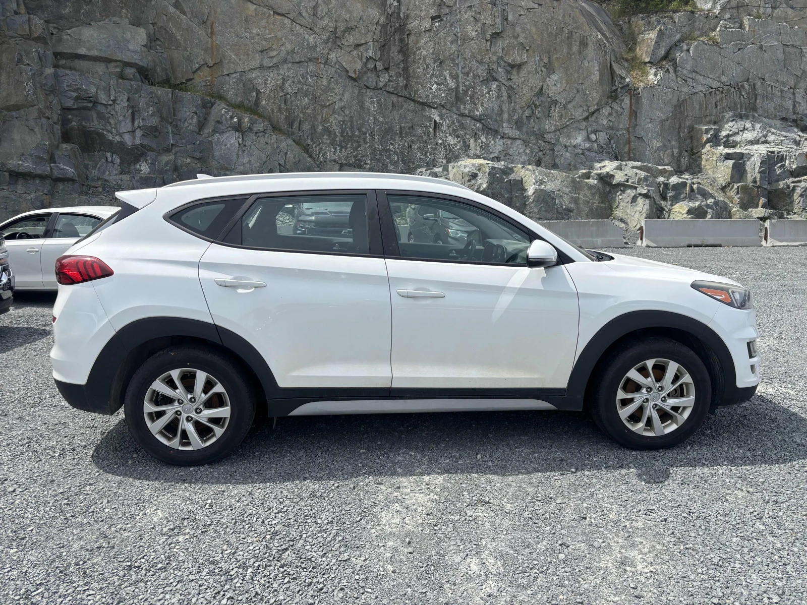 Hyundai Tucson, снимка 3 - Автомобили и джипове - 55703484