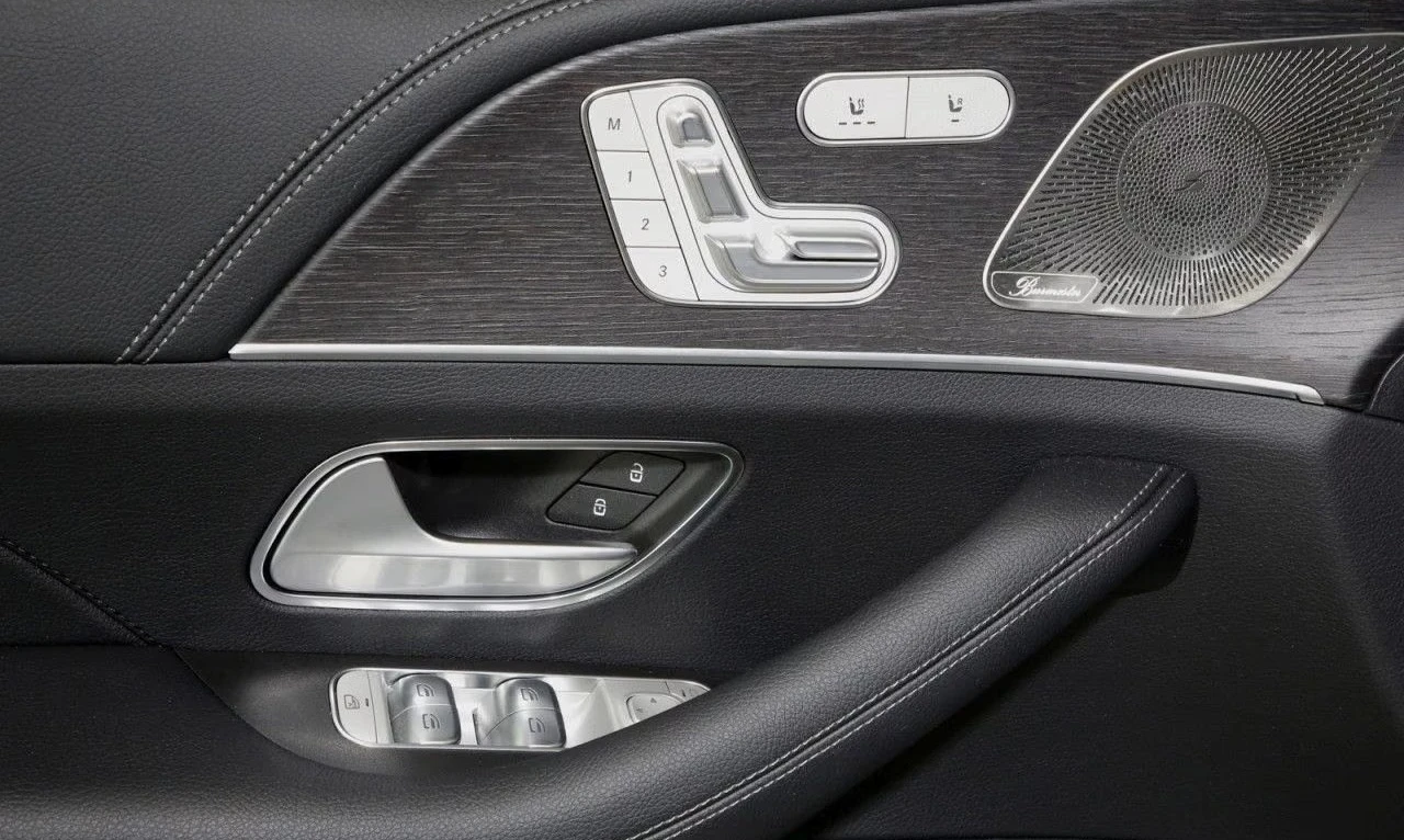 Mercedes-Benz GLE 350 de / AMG / BURM / MULTIBEAM / 4-MATIC / 360 / PANO, снимка 6 - Автомобили и джипове - 55803949