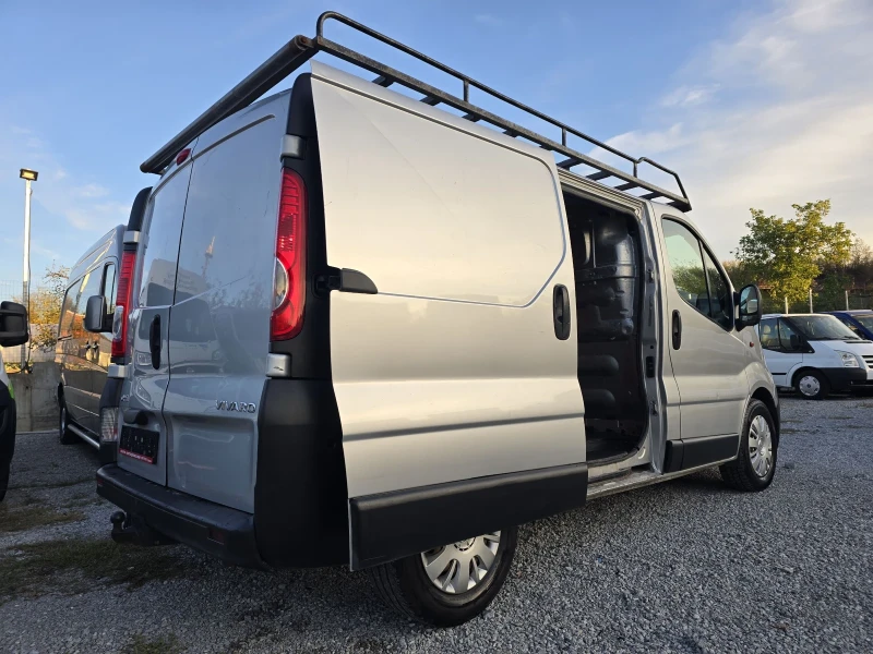 Opel Vivaro 2.0cdti 6скорости Климатик, снимка 6 - Бусове и автобуси - 47621914