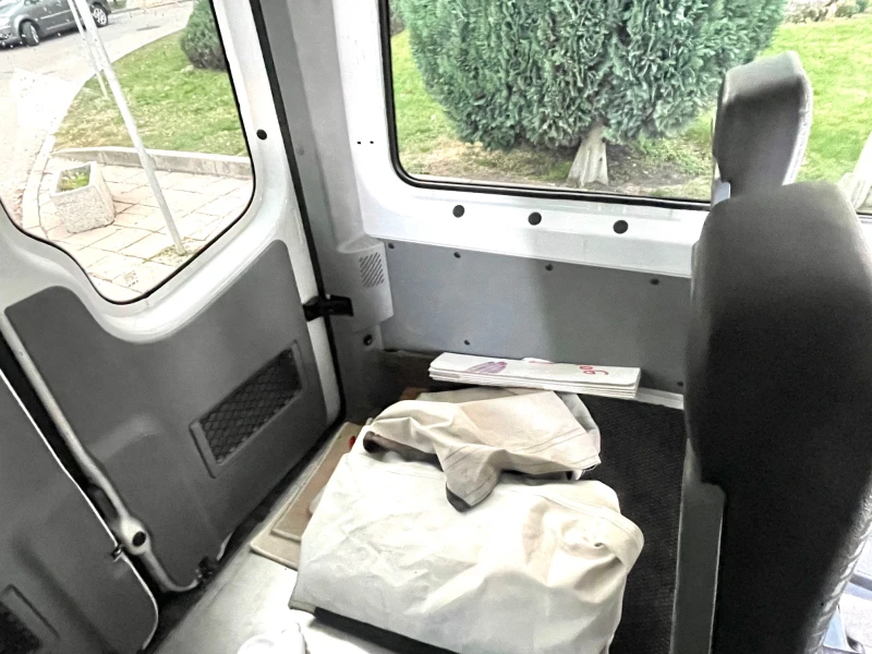 VW Crafter, снимка 7 - Бусове и автобуси - 52434532