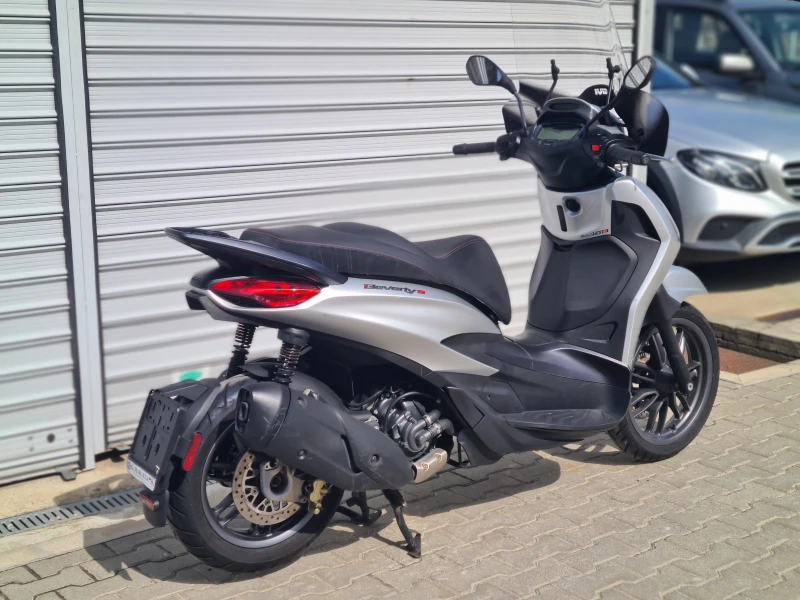 Piaggio Beverly 300i ABS/ ASR, снимка 3 - Мотоциклети и мототехника - 48410034