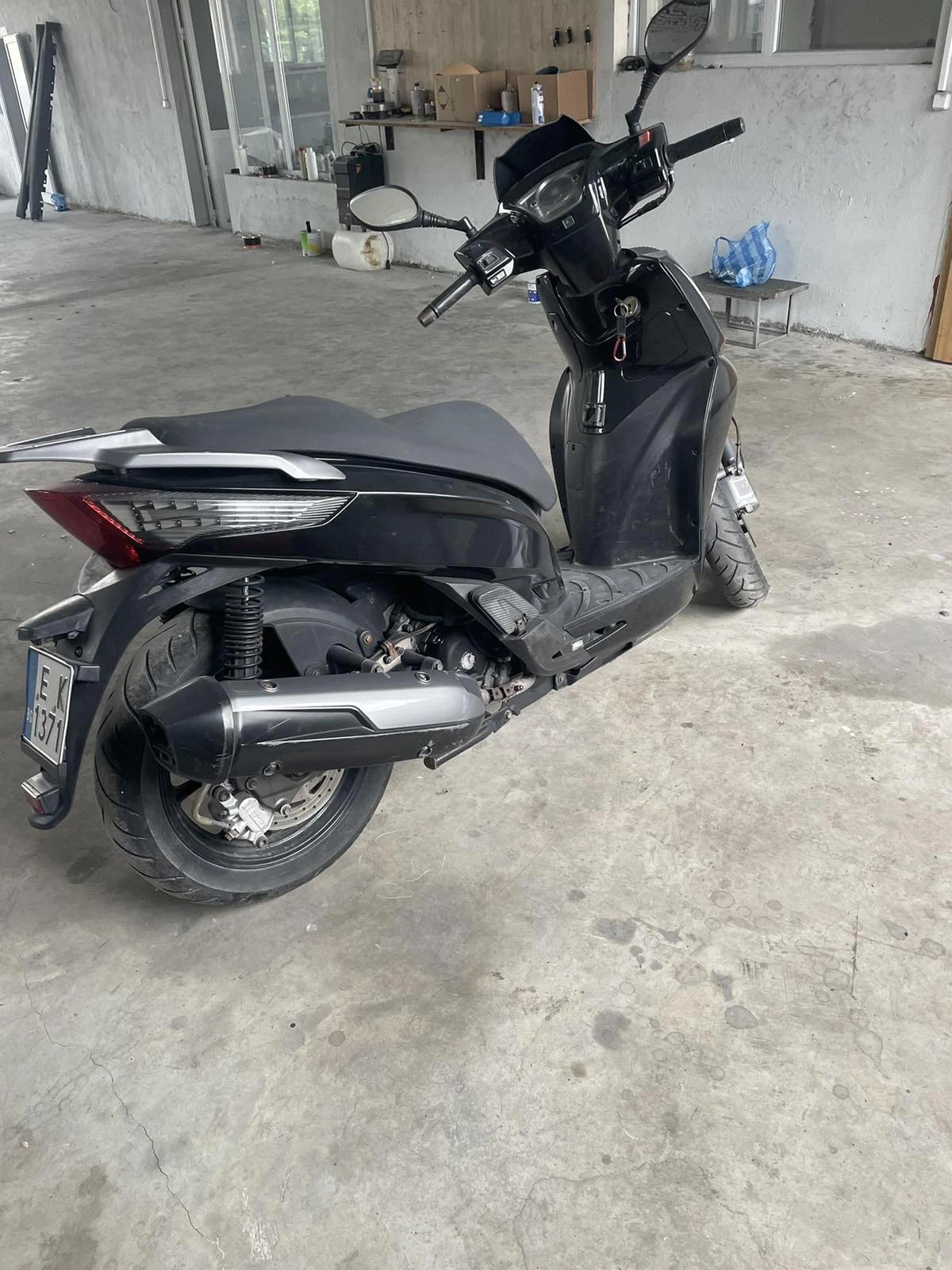 Kymco People 200 кубика перфектен обслужен, снимка 2 - Мотоциклети и мототехника - 54625027