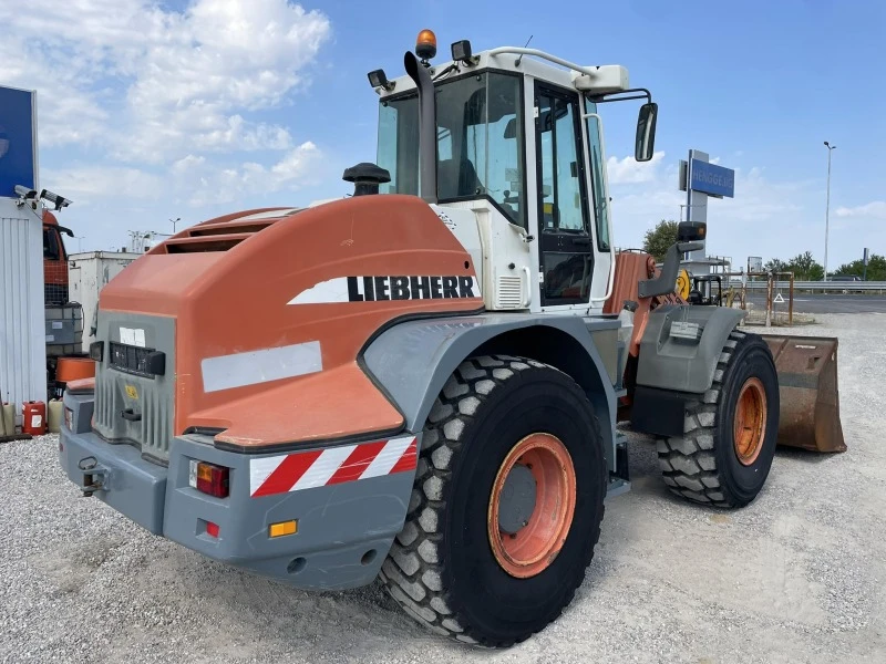 Челен товарач Liebherr 538, снимка 15 - Индустриална техника - 41903896