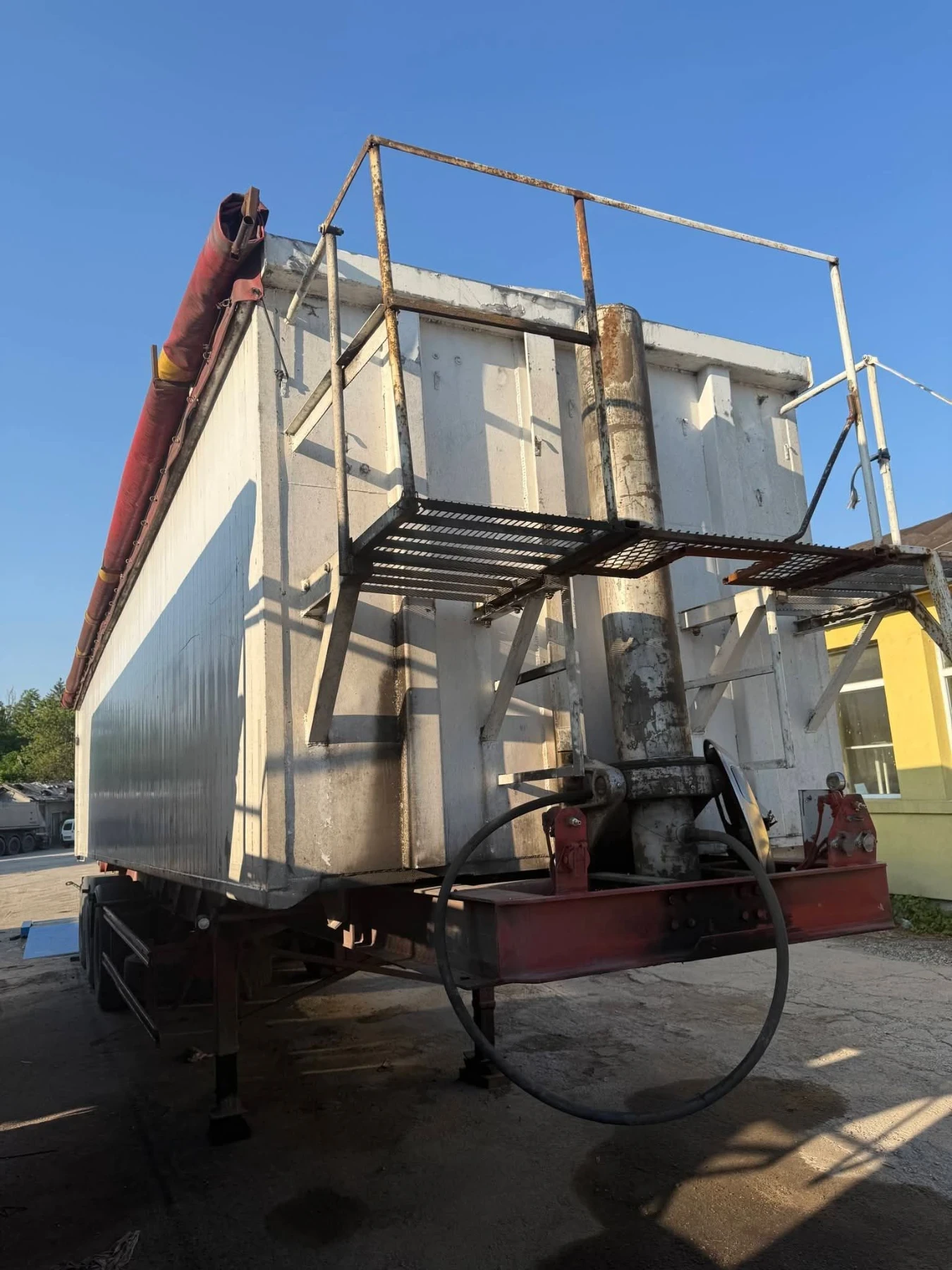 Полуремарке Schmitz 50 кубика, снимка 3 - Ремаркета - 56294341