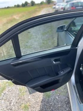 Mercedes-Benz E 250 На части перфектно състояние , снимка 3