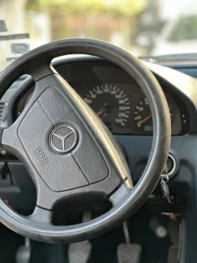 Mercedes-Benz C 180, снимка 8